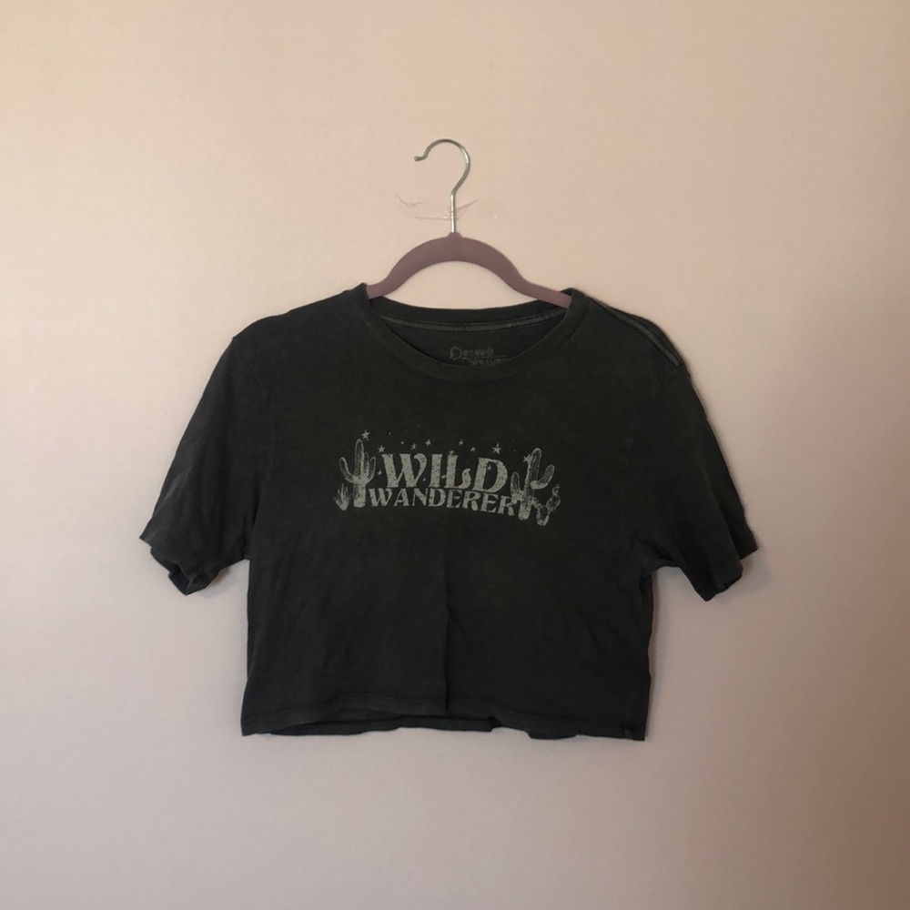 Cropped grey graphic t-shirt